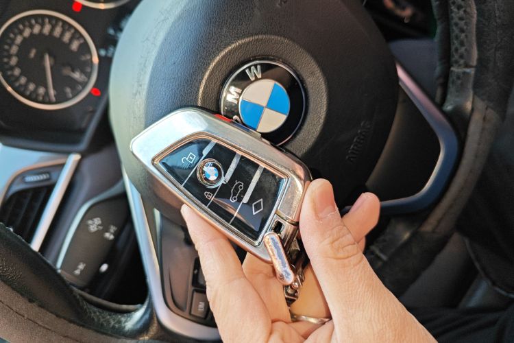 宝马X1 2016款 sDrive20Li 豪华型中控内饰11