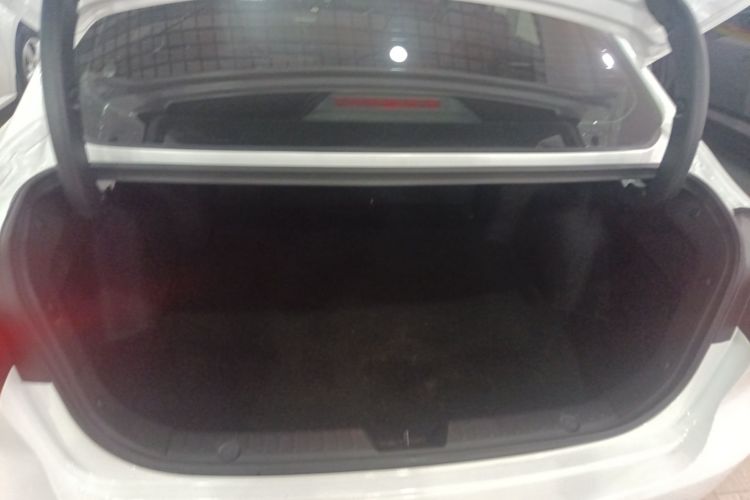 长安 逸动 2022款 PLUS 蓝鲸NE 1.4T GDI DCT尊贵版局部细节23