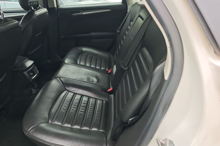 福特 蒙迪欧 2013款 1.5L GTDi180时尚型中控内饰21