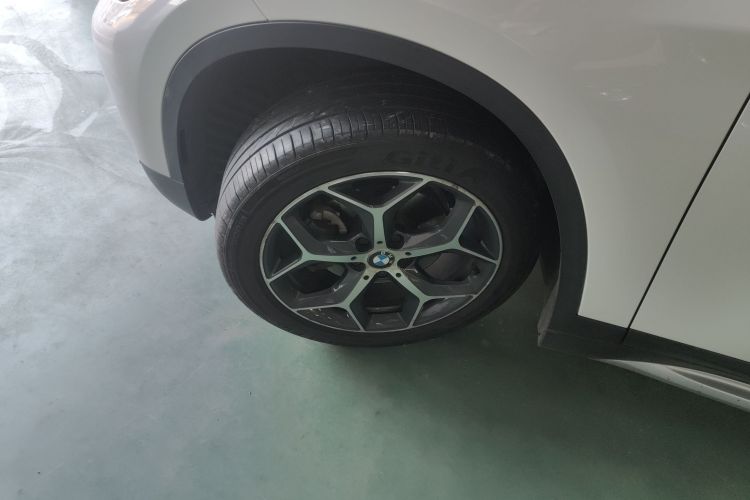 宝马X1 2018款 sDrive18Li 尊享型车身外观6007