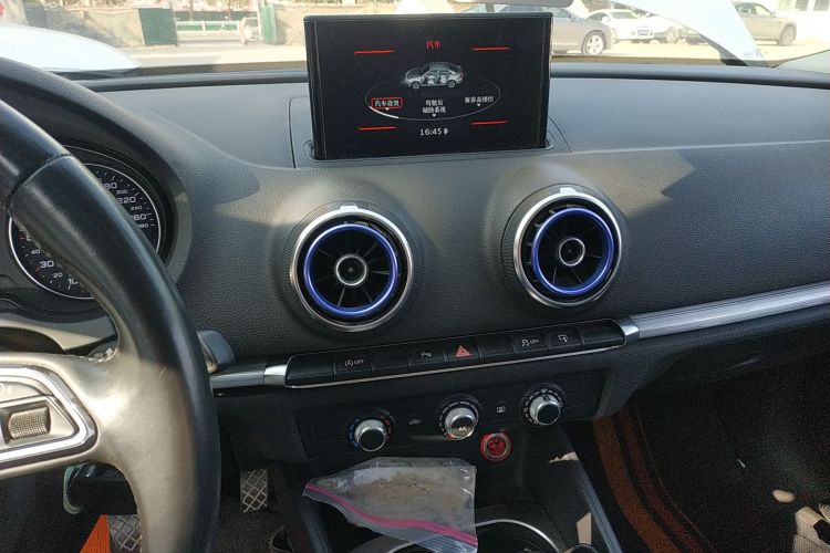 奥迪A3 2016款 Limousine 35 TFSI 领英型中控内饰16
