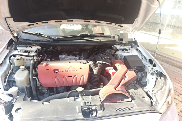 三菱 翼神 2016款 1.8L CVT黑白复刻版局部细节9007