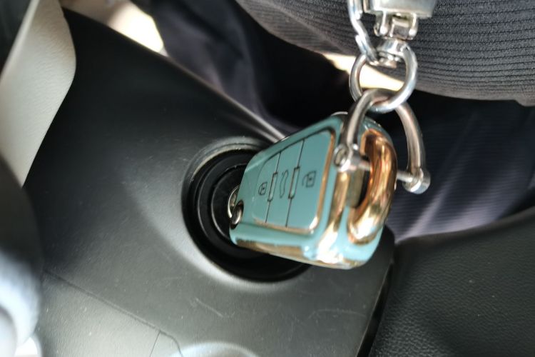 荣威360 2015款 1.5L 自动豪华版中控内饰11