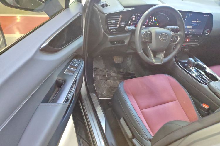 雷克萨斯NX 2022款 260 前驱 创驰版中控内饰20