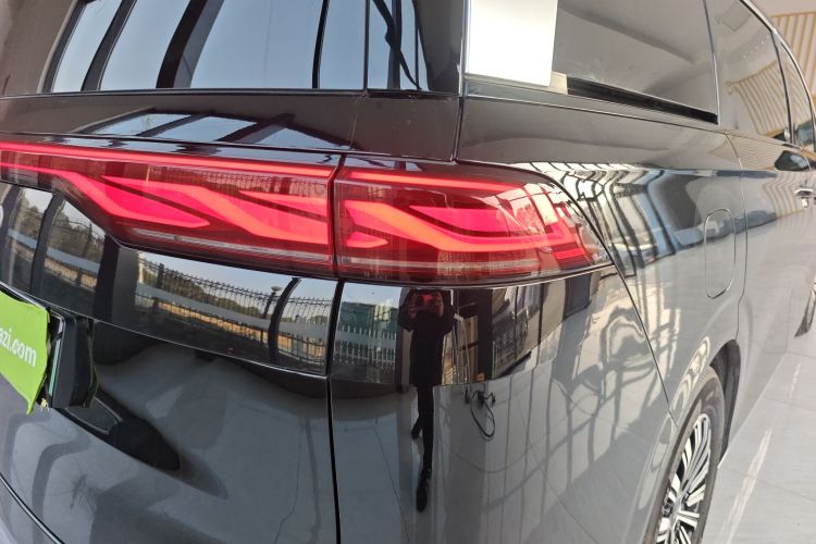 比亚迪 夏 2025款 DM-i 1.5T 180km 卓越型车身外观9