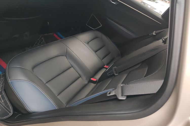 吉利汽车 帝豪GL 2021款 UP 1.4T CVT领曜型中控内饰7004