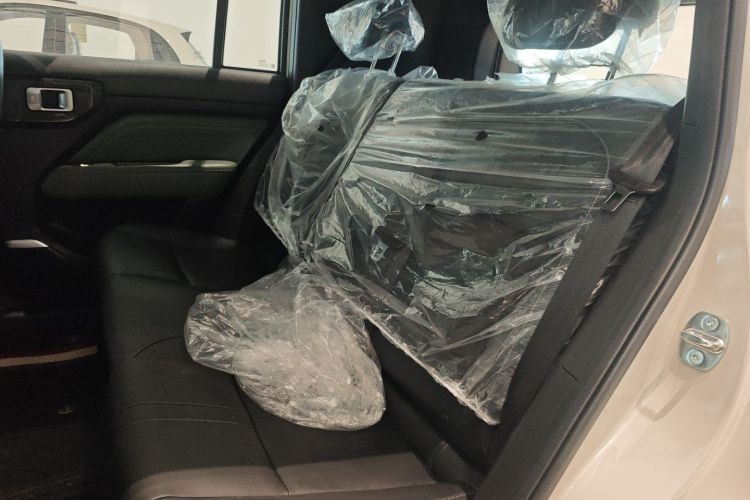 宝骏悦也Plus 2026款 301km咖啡创业版中控内饰7004