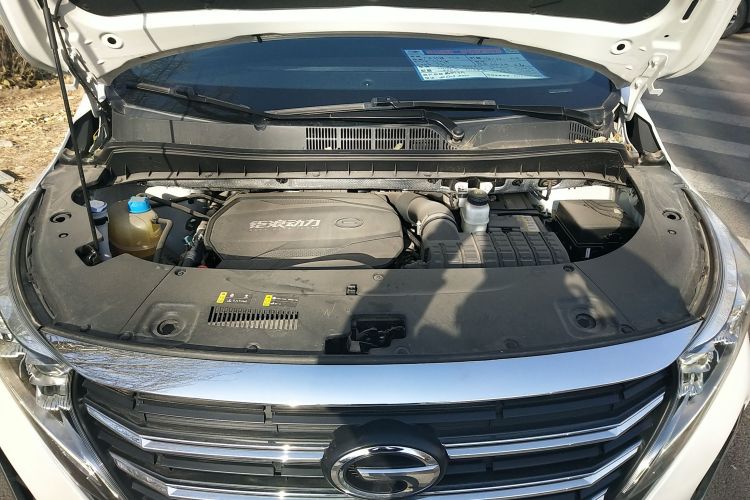 广汽传祺 传祺M8 2023款 领秀系列 390T 尊享版机舱底盘24