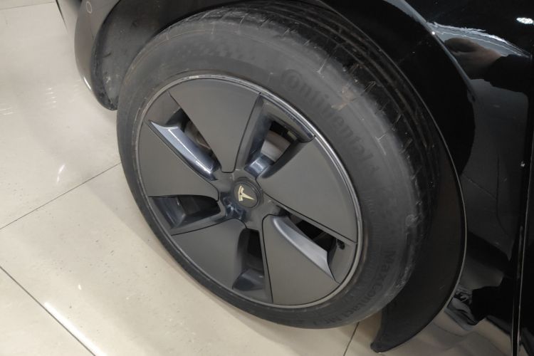 特斯拉 Model 3 2022款 后轮驱动版车身外观6008
