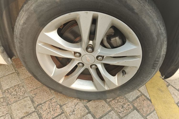 雪佛兰 科鲁兹 2013款 掀背 1.6L 自动豪华型车身外观10