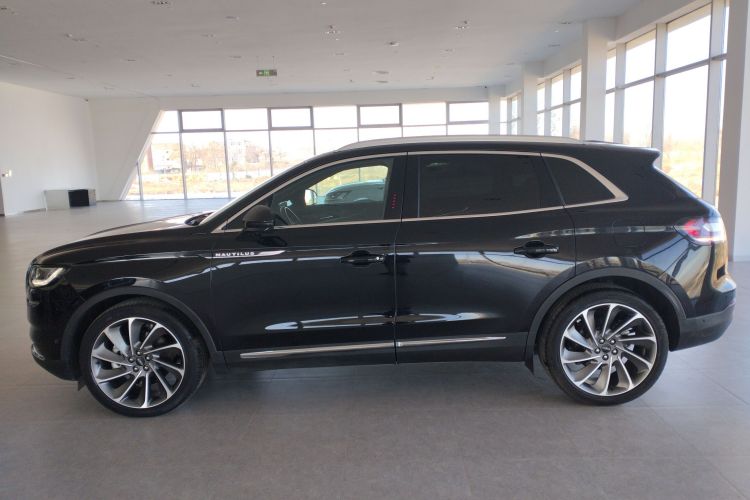 林肯 航海家 2021款 改款 2.7T 四驱尊耀版车身外观4