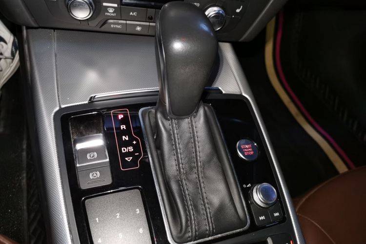 奥迪A6L 2018款 30周年年型 35 TFSI 时尚型局部细节18