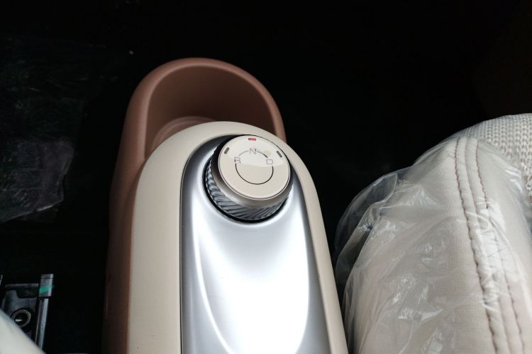 五菱汽车 宏光MINIEV 2025款 四门版 进阶款中控内饰18