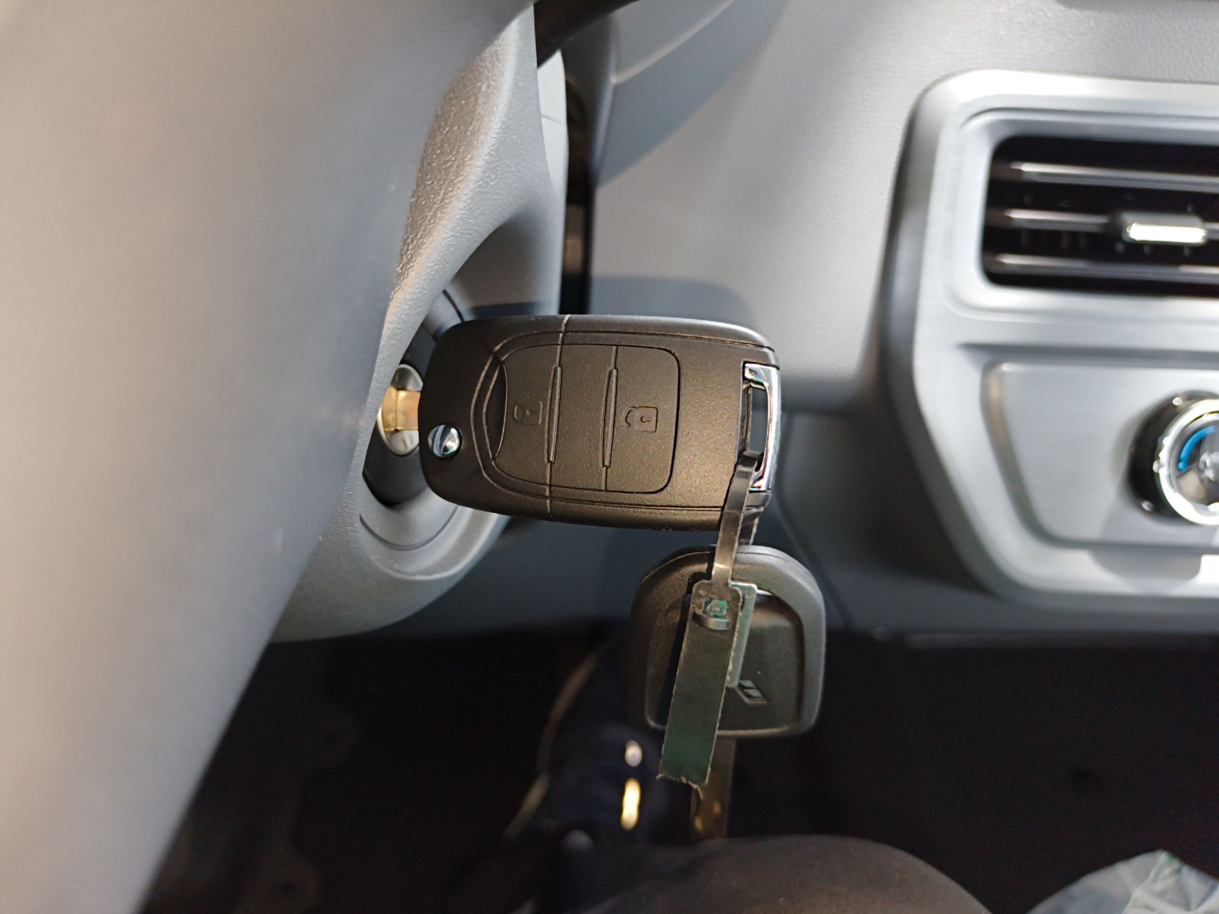 五菱汽车 五菱扬光 2024款 300KM 舒适型客车版 75kW