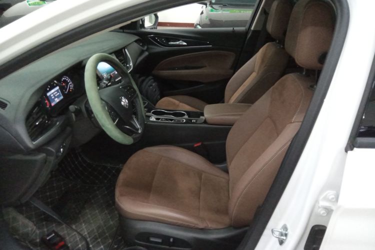 别克 君威 2023款 552T 智享型中控内饰19