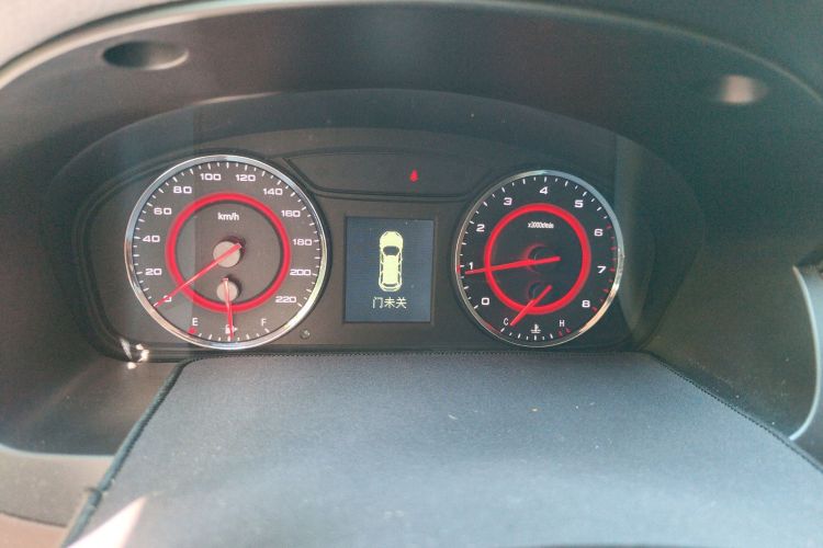 上汽大通MAXUS 大通G10 2018款 PLUS 2.0T 自动旗舰版局部细节14