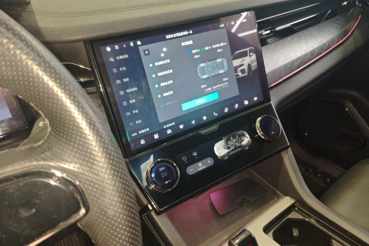领克09 EM-P 2021款 2.0T PHEV Halo 六座中控内饰16