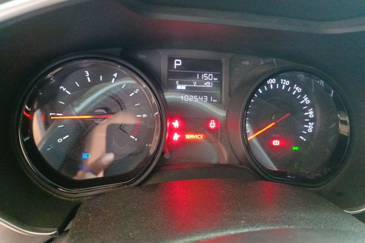 雪铁龙C3-XR 2019款 230THP DCT越领版中控内饰14