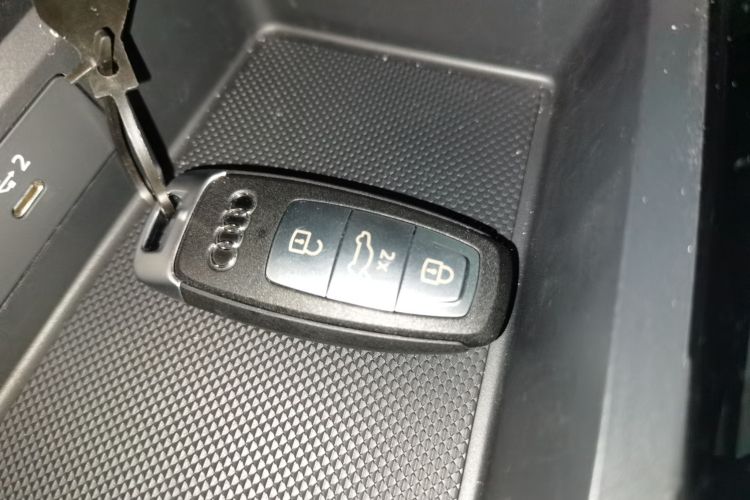 奥迪A3 2024款 A3L Limousine 35 TFSI 时尚运动型中控内饰11