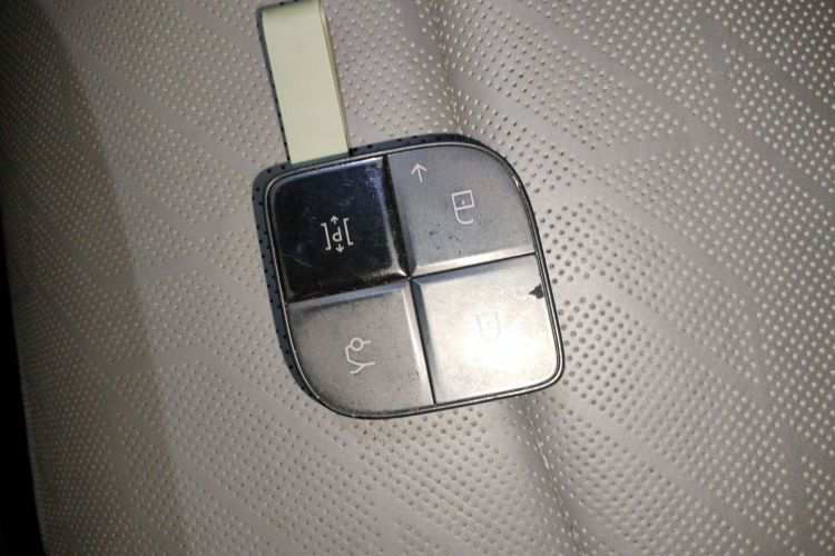 领克08 EM-P 2025款 220km 四驱性能Halo中控内饰7001