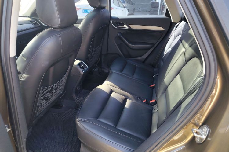 奥迪Q3 2013款 35 TFSI 进取型中控内饰21