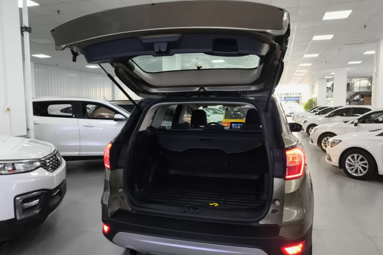 福特 翼虎 2017款 EcoBoost 180 两驱精翼型机舱底盘23