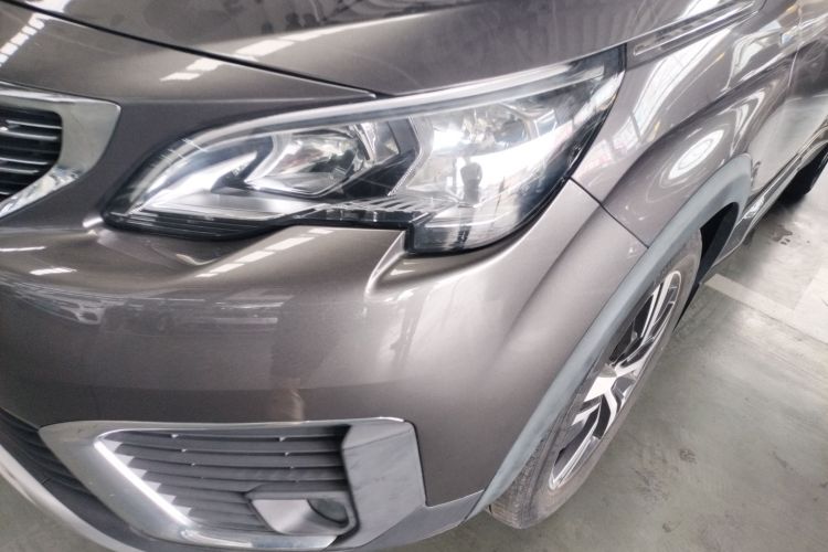 标致5008 2017款 380THP 5座精英版局部细节36