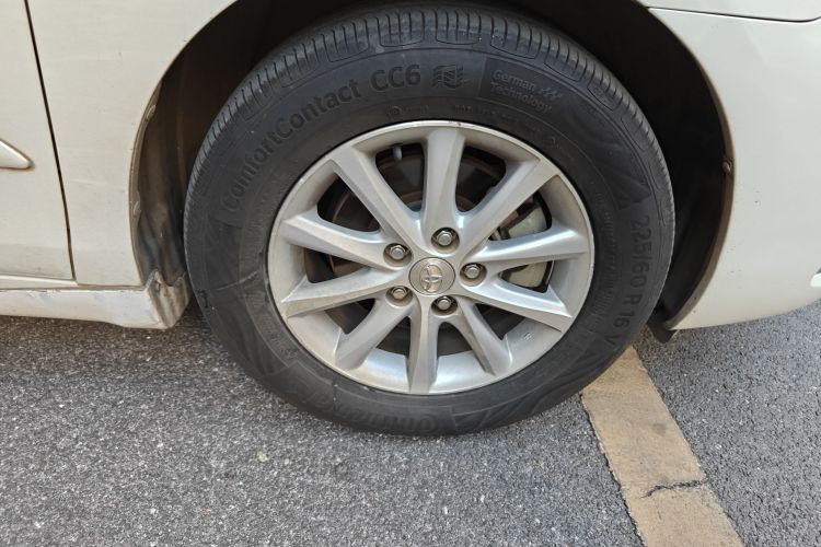 丰田 凯美瑞 2010款 200G NAVI豪华导航版车身外观10