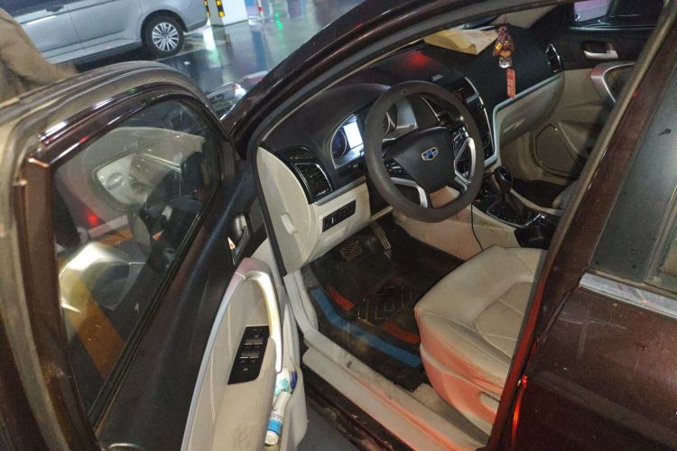 吉利汽车 帝豪 2015款 三厢 1.5L CVT向上版中控内饰7003