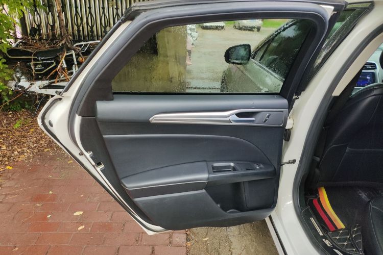 福特 蒙迪欧 2017款 EcoBoost 180 时尚型中控内饰7008