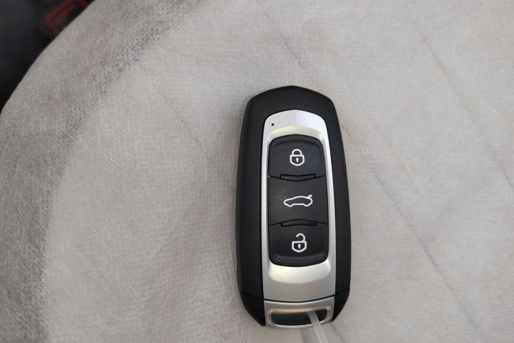 吉利银河 2025款 210km 熊猫骑士中控内饰11