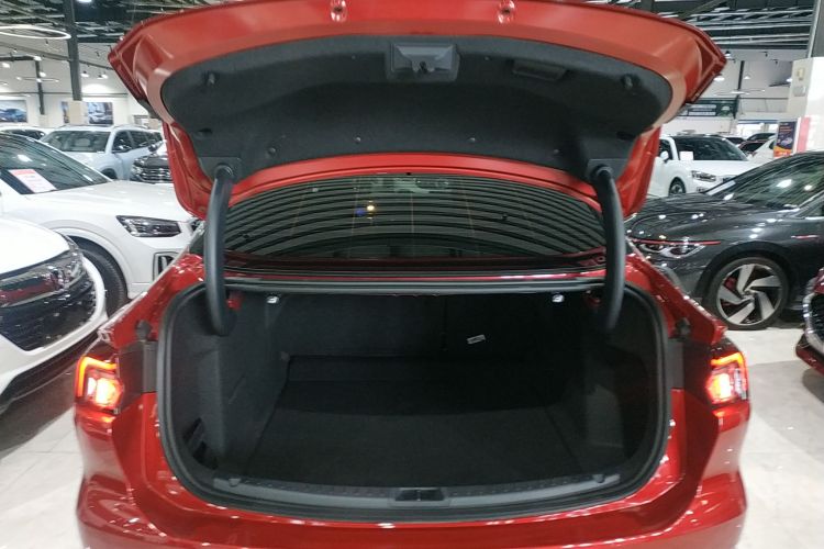 福特 蒙迪欧 2025款 2.0T EcoBoost 至尊型机舱底盘23