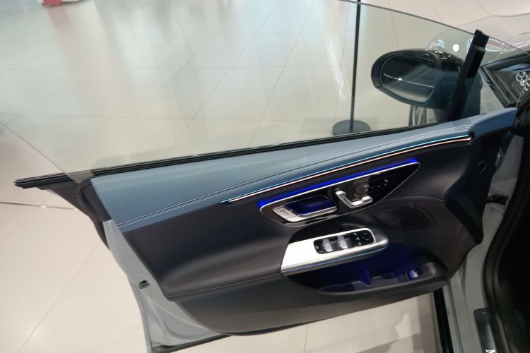 奔驰EQE 2022款 350 先型特别版中控内饰7007