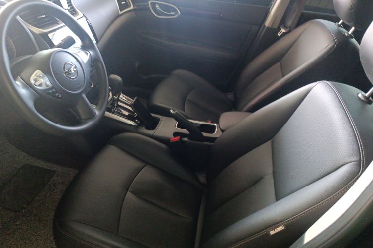 日产 轩逸 2022款 改款 经典 1.6XL CVT豪华版中控内饰19