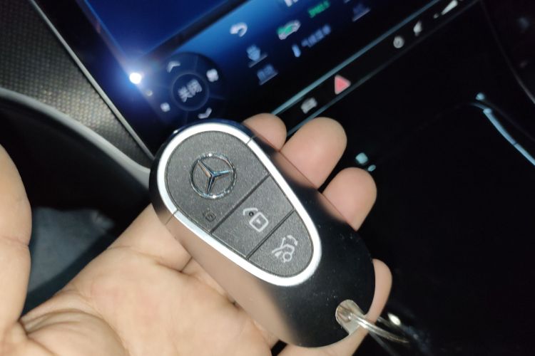 奔驰C级 2023款 改款 C 200 L 运动版中控内饰11