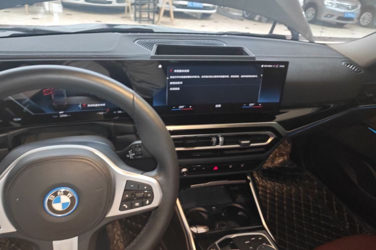 宝马i3 2022款 eDrive 35 L中控内饰12