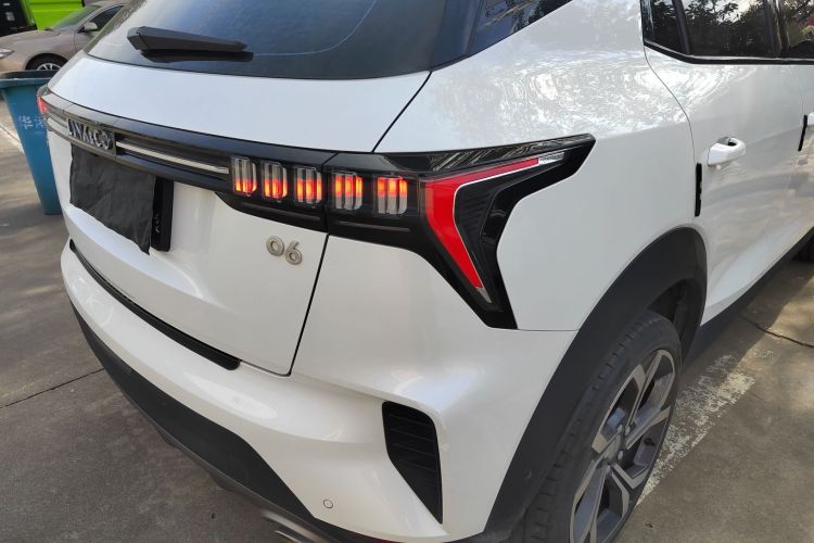 领克06 2023款 Remix 1.5T 劲Halo车身外观9