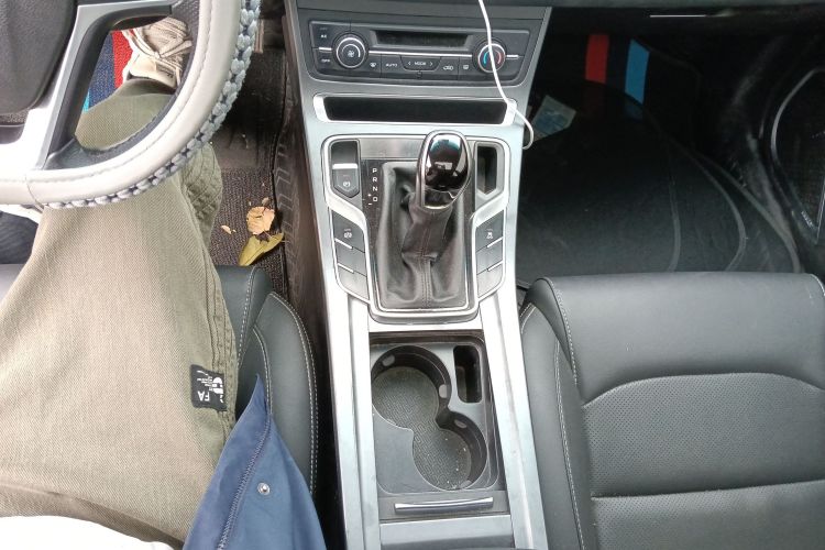 吉利汽车 帝豪 2018款 1.5L CVT向上互联版中控内饰18