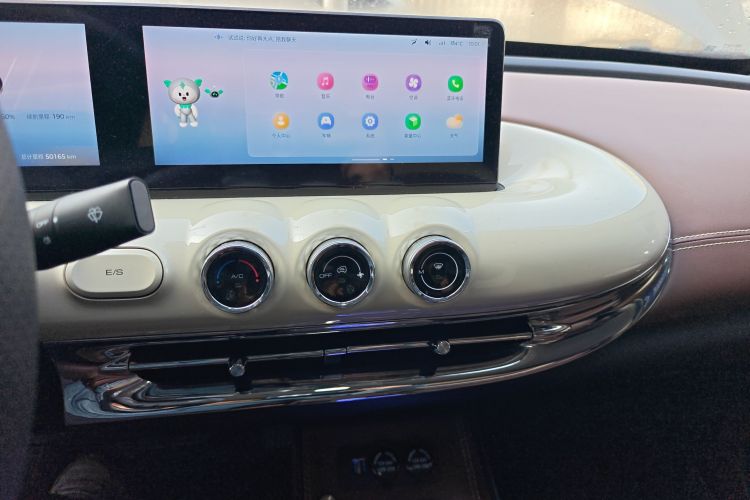 五菱汽车 五菱缤果 2023款 333km 灵犀互联款中控内饰16