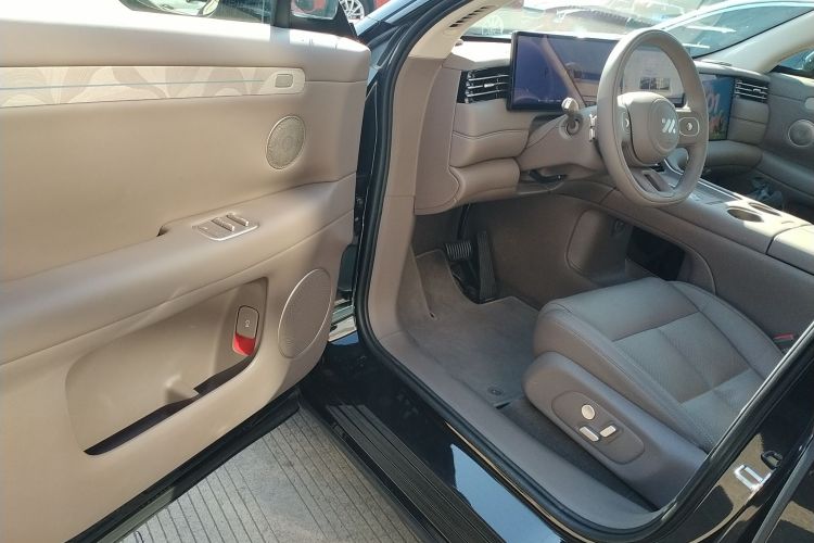 智己汽车 智己LS6 2026款 增程 66 Max+中控内饰7003