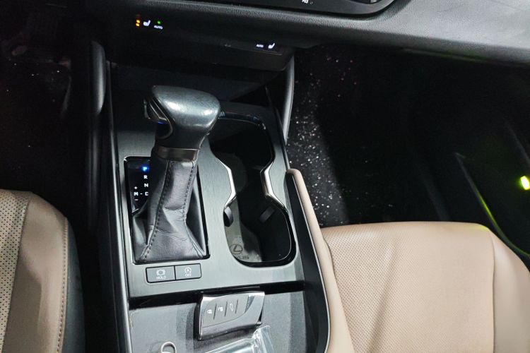 雷克萨斯ES 2023款 200 卓越版局部细节18