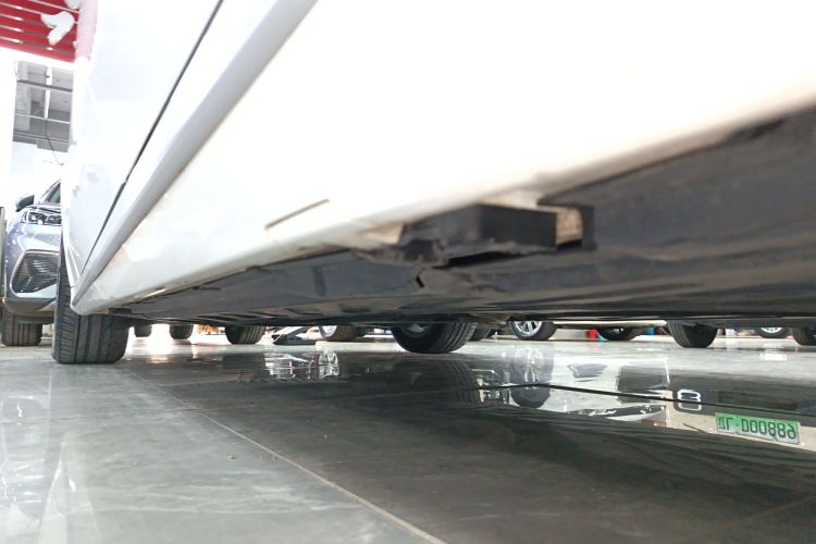 奔驰C级 2018款 C 180 L 时尚型运动版局部细节9002