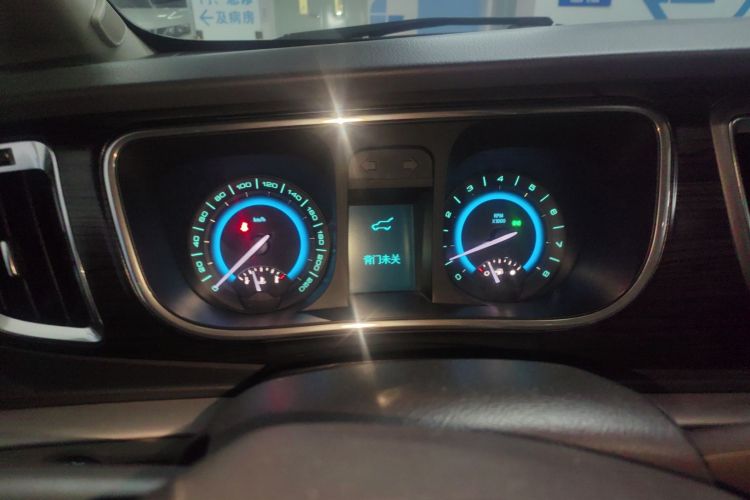 别克GL8 2013款 3.0L GT豪华商务豪雅版局部细节14