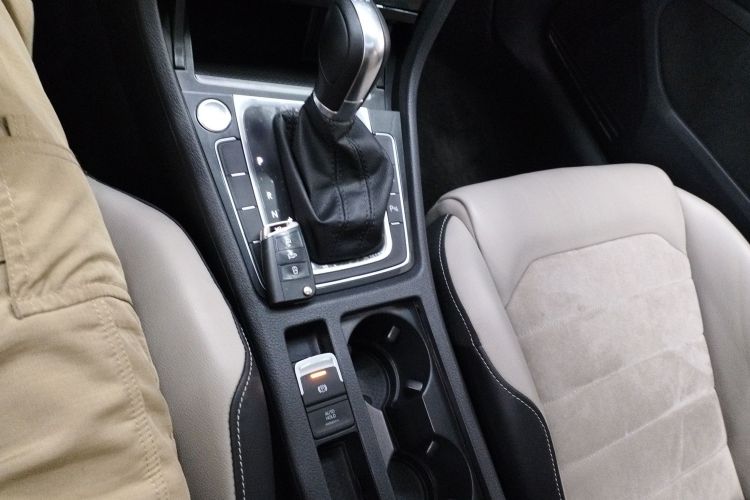 大众 高尔夫 2017款 230TSI 自动豪华百万辆纪念版中控内饰18