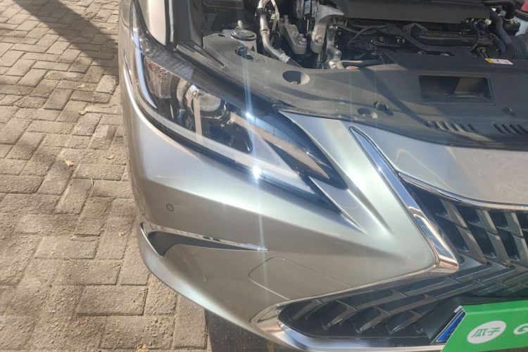 雷克萨斯ES 2024款 200 臻享版车身外观8