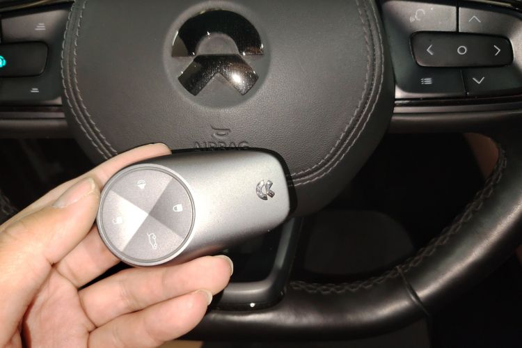 蔚来ES6 2020款 600KM 运动版中控内饰11