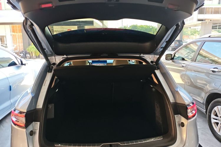 鸿蒙智行 问界M5 2023款 纯电四驱智驾版机舱底盘23