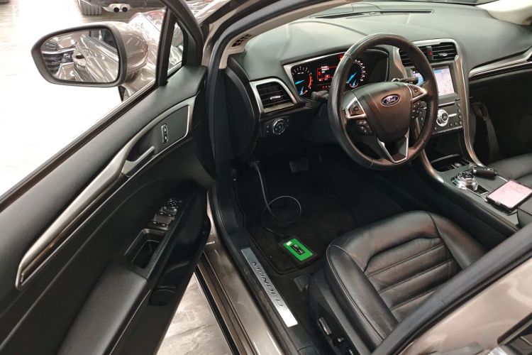 福特 蒙迪欧 2017款 改款 EcoBoost 180 时尚型中控内饰7003