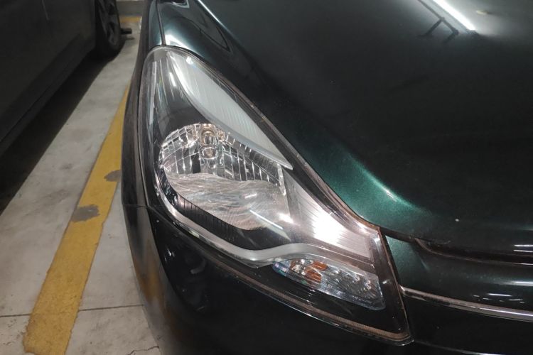 长安欧尚 奔奔E-Star 2021款 国民版 心悦版（快充版）磷酸铁锂（31.18kWh）车身外观8