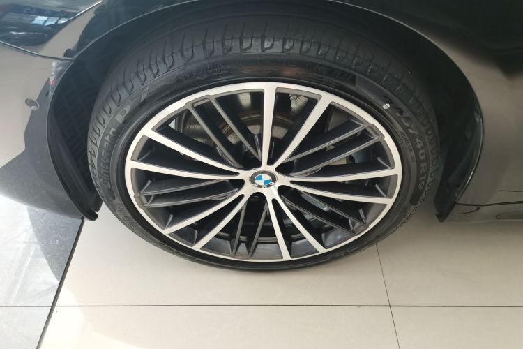 宝马5系 2022款 改款 530Li 领先型 M运动套装车身外观6007